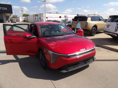 2026 Kia K4 LXS