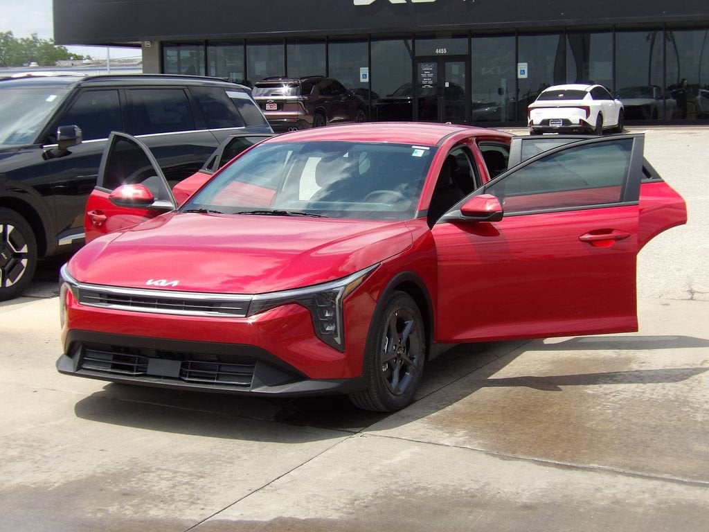 2026 Kia K4 LXS