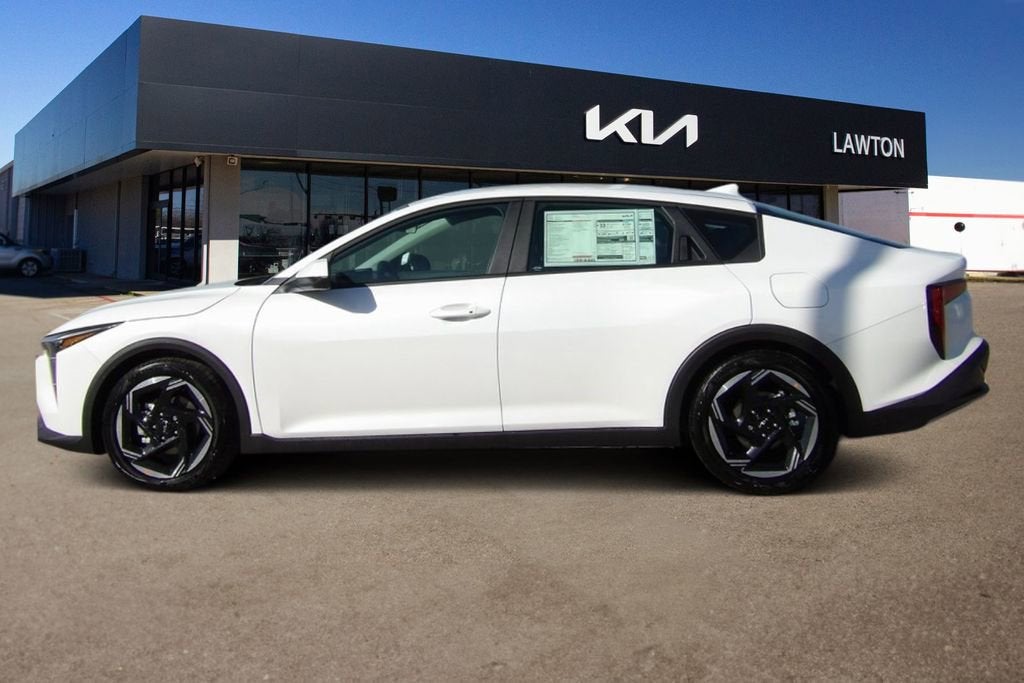 2025 Kia K4 EX AT's photo
