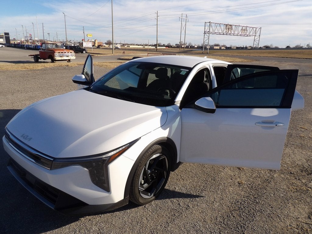 2025 Kia K4 EX