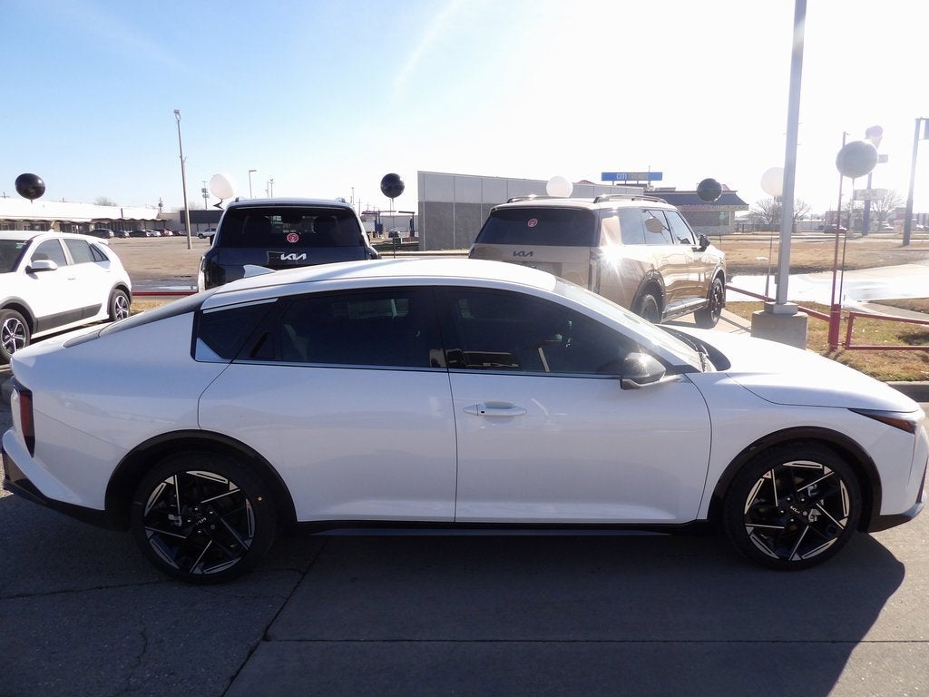 2025 Kia K4 GT-Line
