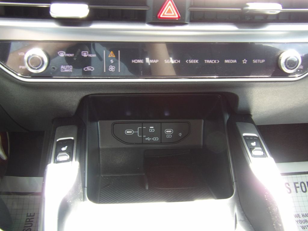 2025 Kia Sorento S - Photo 19