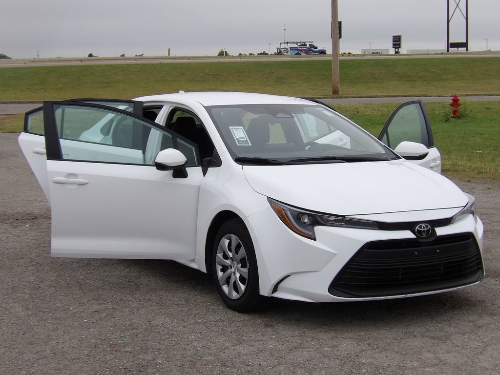 2025 Toyota Corolla LE