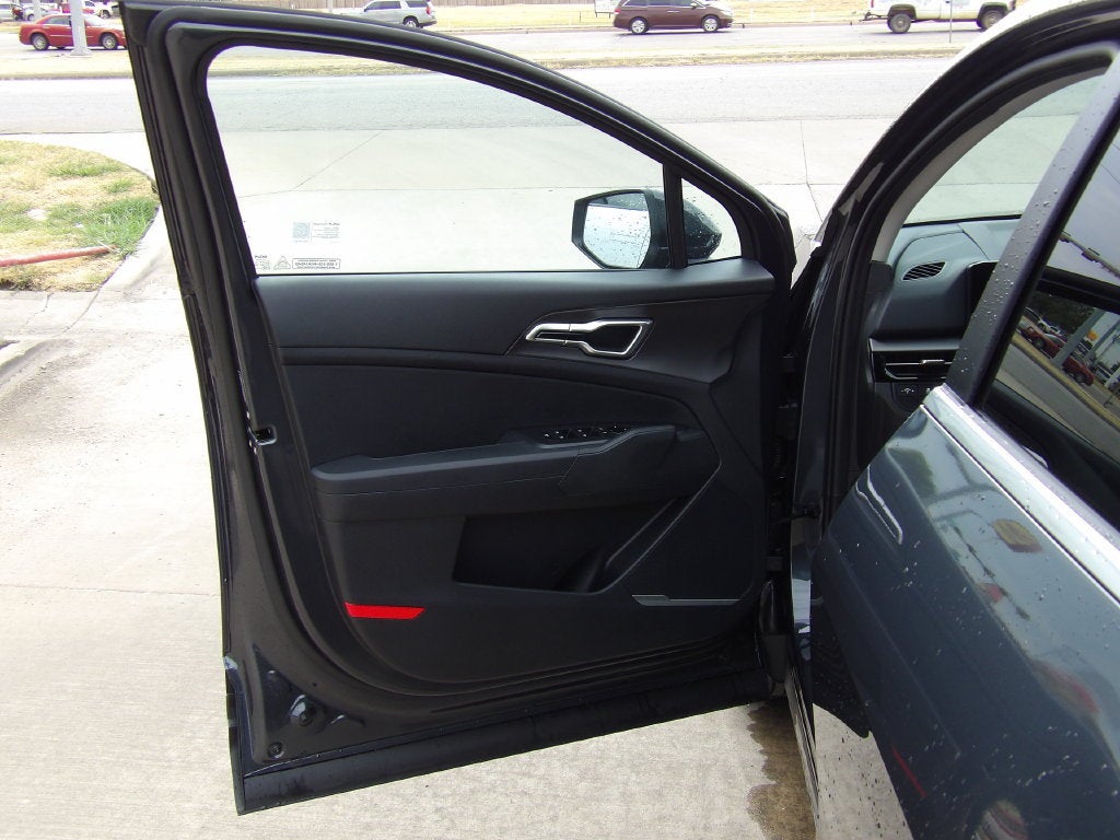 2027 Kia Sportage Hybrid LX