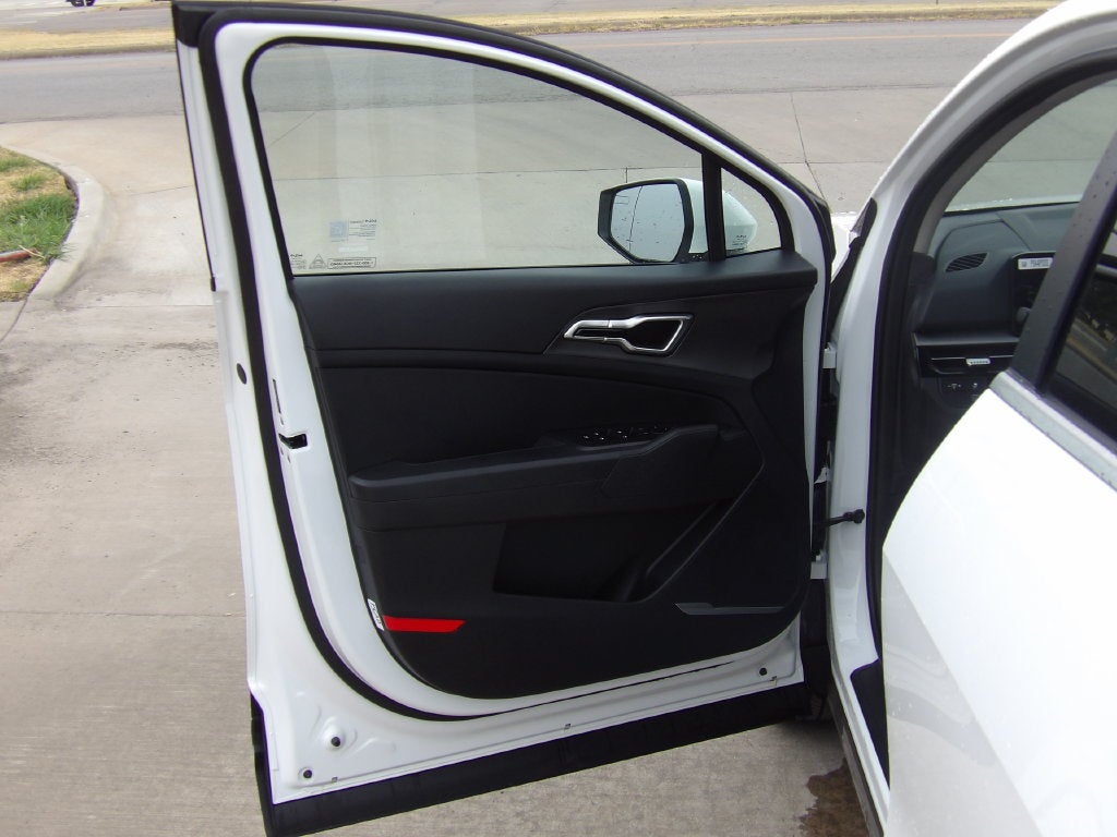 2027 Kia Sportage Hybrid LX