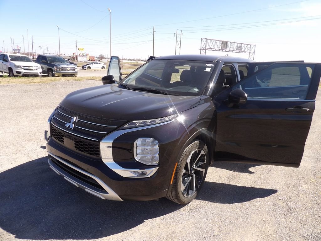 2024 Mitsubishi Outlander SE