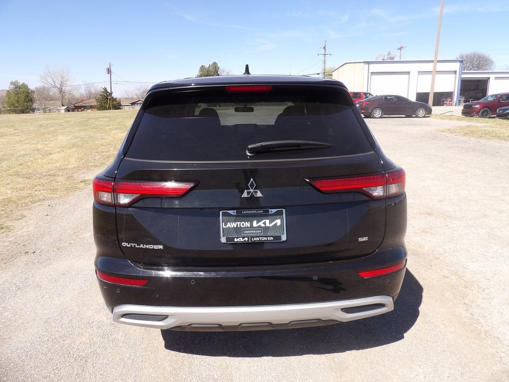 2024 Mitsubishi Outlander SE