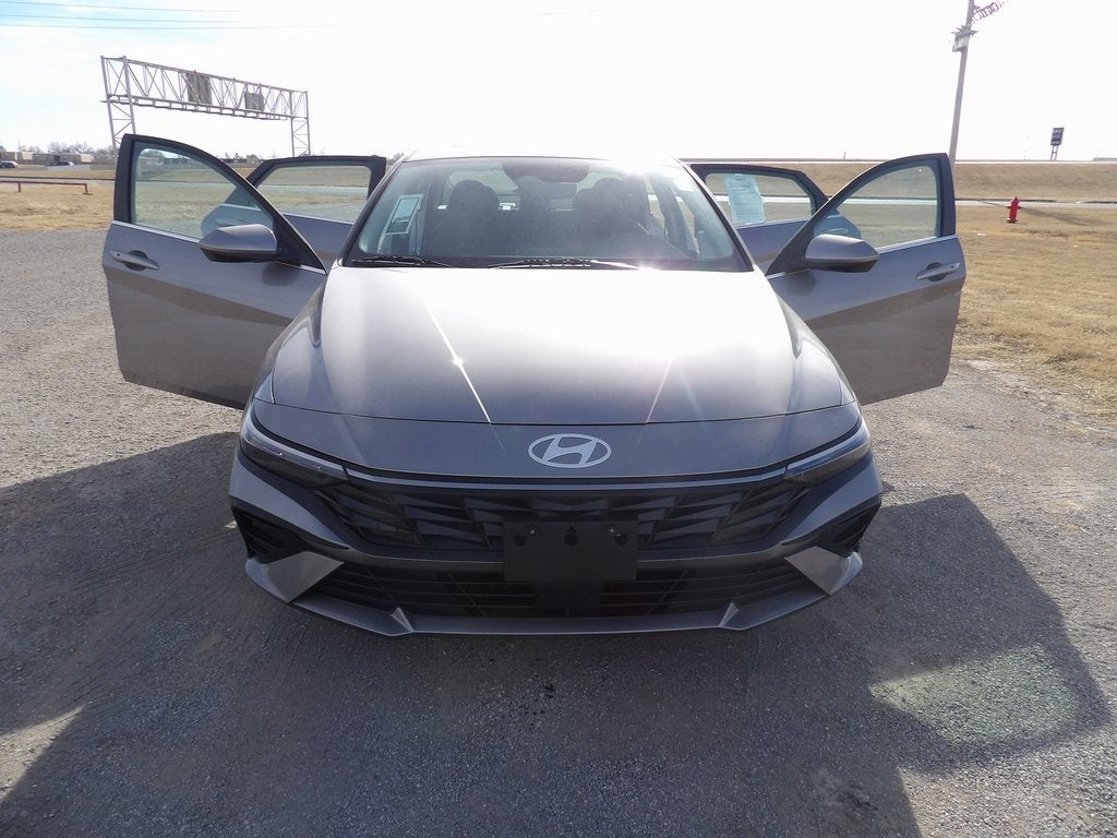 2025 Hyundai Elantra SEL Convenience