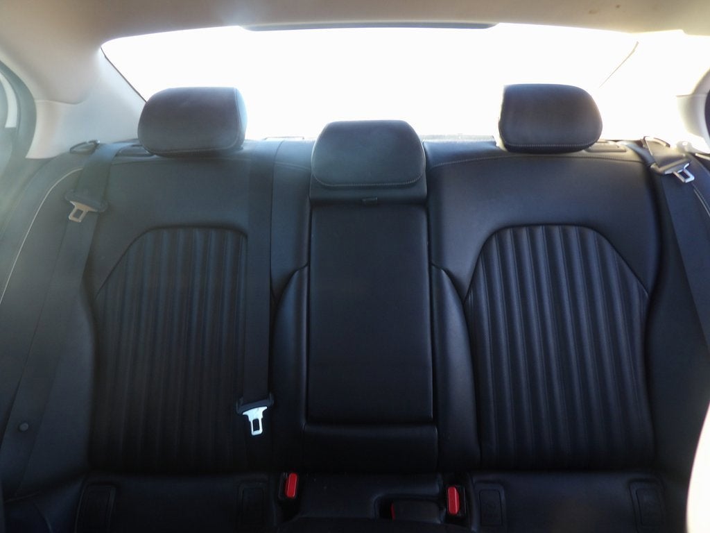 2022 Genesis G70 2.0T