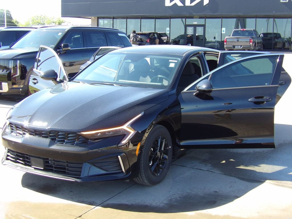 2026 Kia K5 LXS