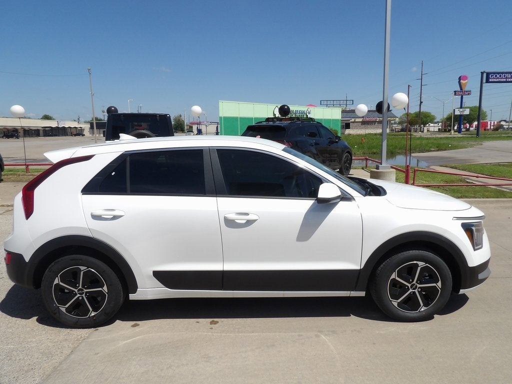 2025 Kia Niro LX
