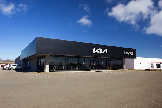 Lawton Kia Dealership Front Of The Building
