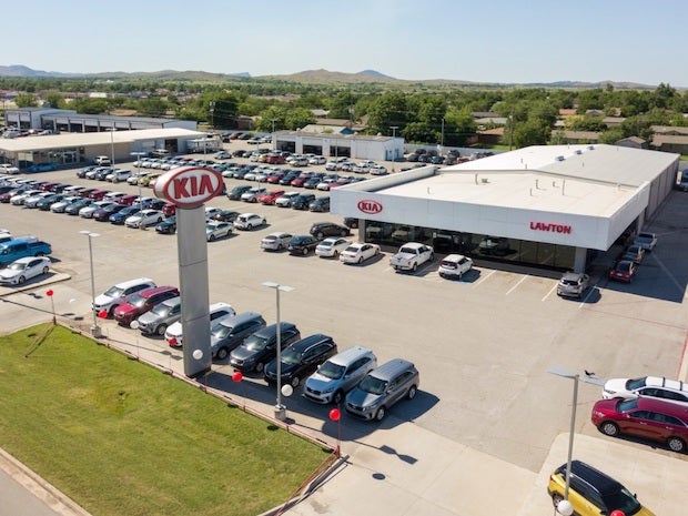 Lawton Kia Dealership Front Of The Building